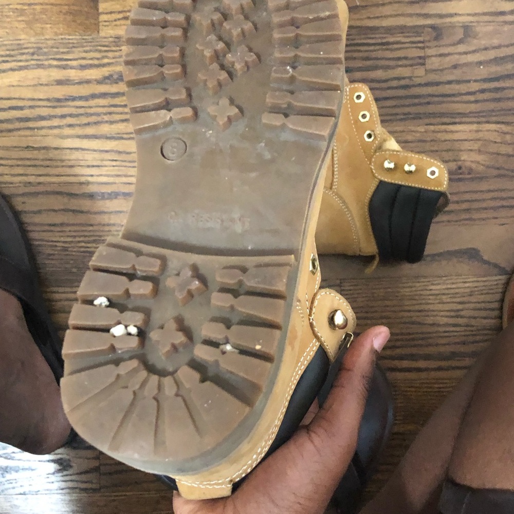 Shoes - Picture 3 of 6